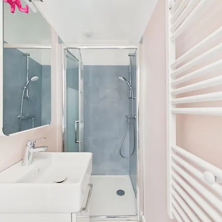 Maison 8 Adultes 2 Enfants, A 300 M