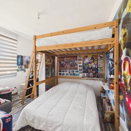 Maison 8 Adultes 2 Enfants, A 300 M *