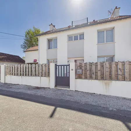 Maison 8 Adultes 2 Enfants, A 300 M *